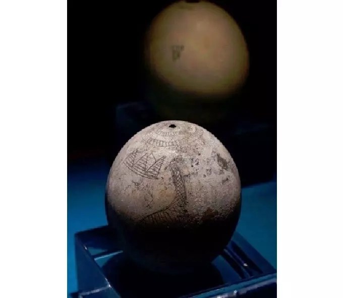 Ostrich egg of 5,000 years old